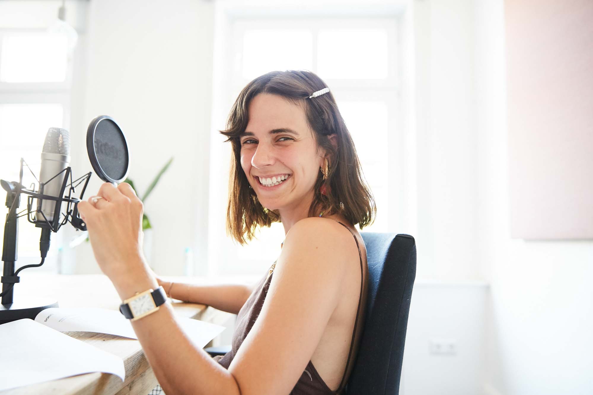 Agentur Für Marken Hamburger Innenstadt Brand Identity DOKYO Spotify Podcast Folgen Dove mit Jayne wayne