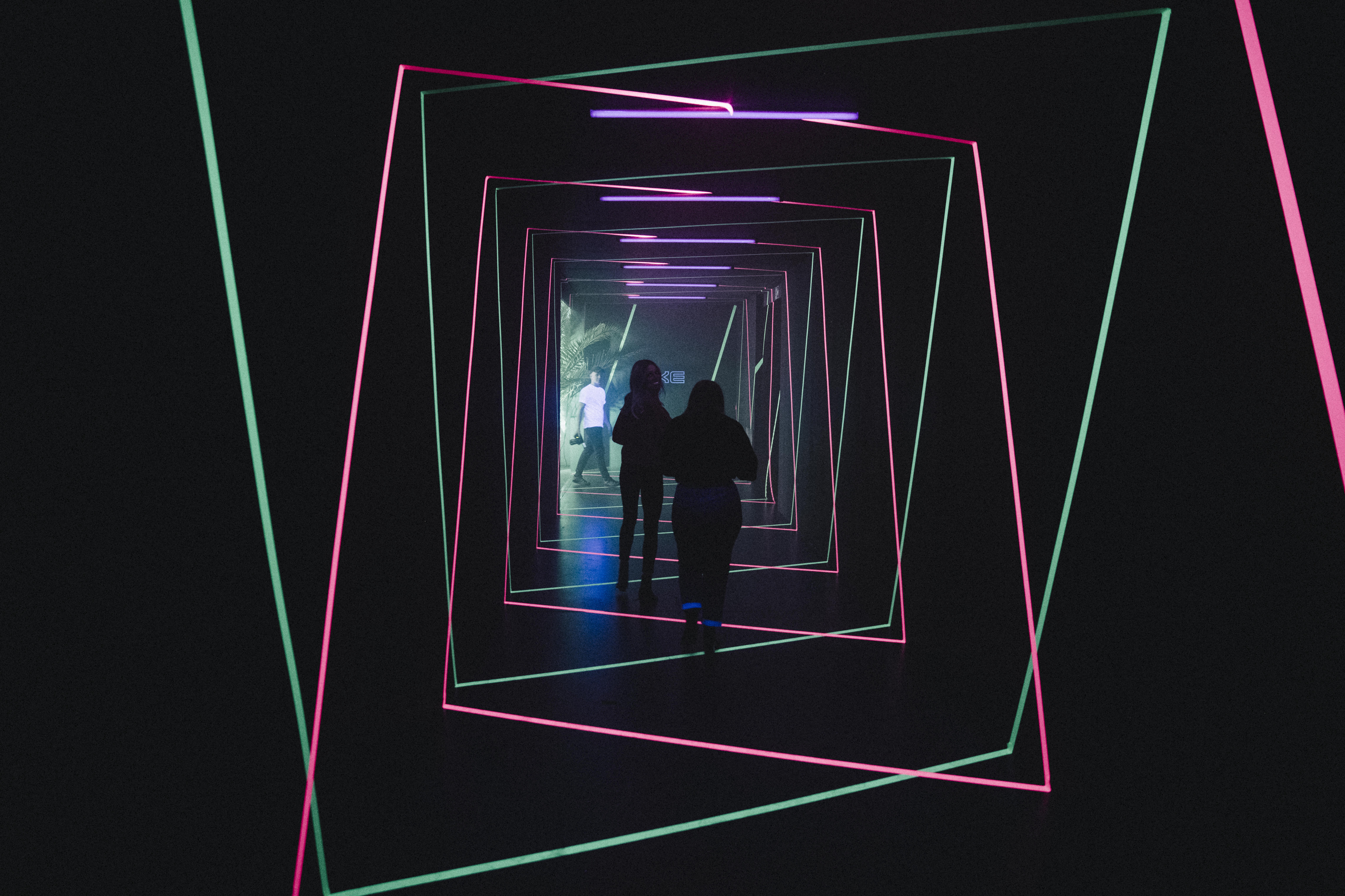 Digitalagentur Hamburg Digitalkonzept Outdoor Fresh Forest Graffiti. Eine Party mit bekannten Live-Acts, guten Drinks und Goodiebags im AXE-Design.